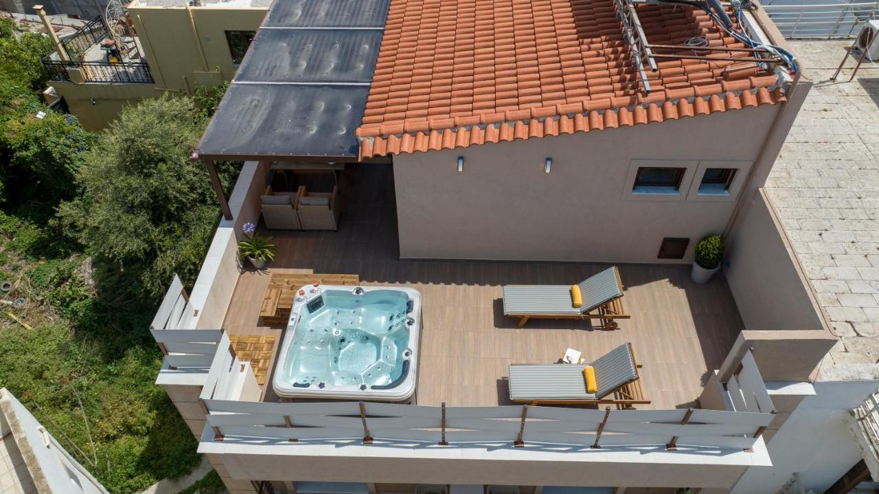 Aretousa Apartament *